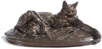null Emmanuel FREMIET (1824 - 1910)
Chat et ses petits
Bronze, patine brun clair.
Signé...