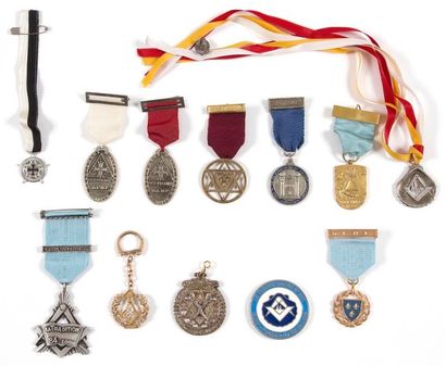 null Lot de douze médailles maçonniques diverses. (12)