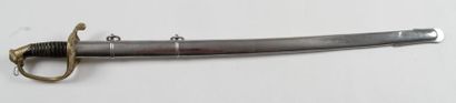 null Sabre d'adjudant d'infanterie modèle 1855.
Poignée en corne avec filigrane (fêlure)....