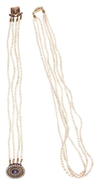 null Ensemble de bijoux composé d'un collier de 3 rangs de petites perles (non testées)...