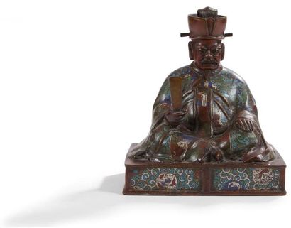 JAPON - Vers 1900 Statuette d'Emma-O en bronze à patine brune et émaux cloisonnés...
