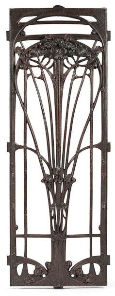 HECTOR GUIMARD (1867-1942) GD, modèle créé vers 1905 Panneau de porte en fonte. Épreuve...