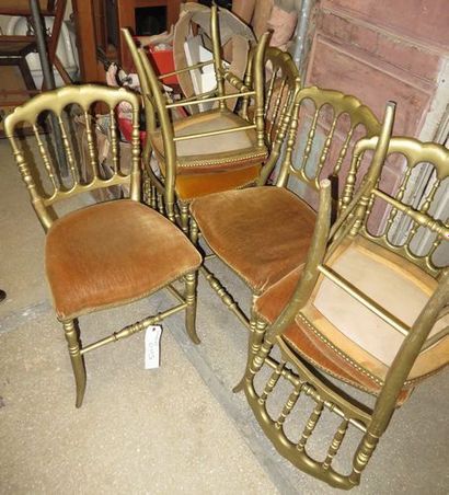 null Lot de 6 chaises Napoléon III en bois tourné redoré.