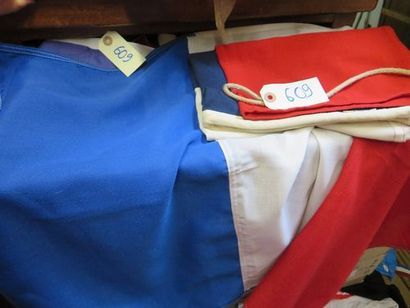 null Ensemble de drapeaux français en polyester et coton.
