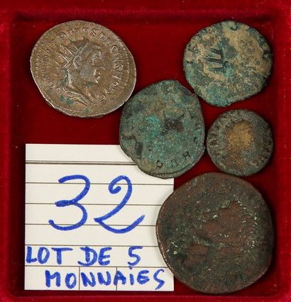 null LOT de 5 monnaies romaines: antoninien en argent d’Herennius Etruscus (251)...