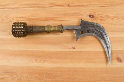 MANGBETOU (Rép. Dém. du Congo) 
Couteau de Chefferie.
Cette arme de parade nommée...