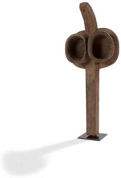 KWELE (Gabon) 
Soufflet de forge.
Cette sculpture a perdu les deux soufflets de cuir,...