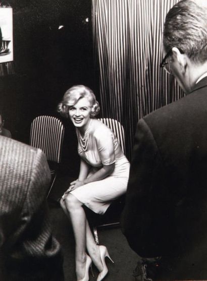 Marilyn Monroe face à Arthur Miller pour...