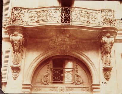 null Paris, c. 1890. Balcons, détails de portes, fontaine. Six tirages albuminés...