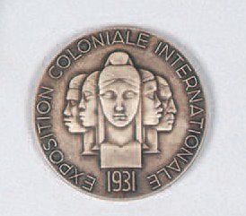 null Médaille de l'Exposition Coloniale de 1931 Elle est en bronze argenté et gravée...