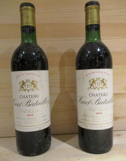 null 2 bouteilles CHÂTEAU HAUT BATAILLEY, GCC5 Pauillac, 1973 (1 T.L.B - 1 H.E. -...