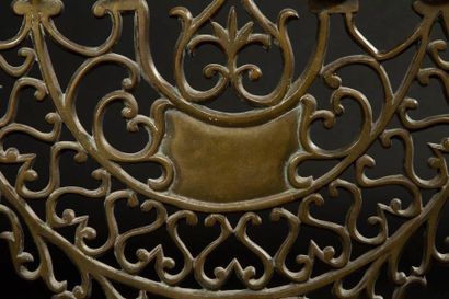 null CHANDELIER Europe Centrale, XVIIIe siècle. Bronze. 48 x 51,5 cm
Le corps du...