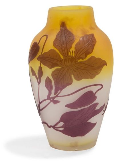 Établissements GALLÉ (1904-1936) 
Vase balustre à col annulaire.
Épreuve en verre...
