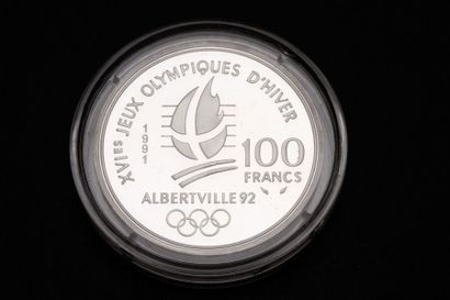 null 1 Coffret Albertville 1992 comprenant 9 pièces de 100 F argent E 900/1000. Diam:...