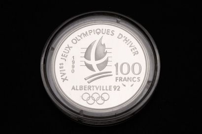 null 1 Coffret Albertville 1992 comprenant 9 pièces de 100 F argent E 900/1000. Diam:...