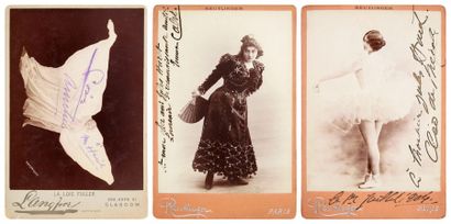 SPECTACLE. 41 photographies dédicacées au journaliste Jules Huret (1863-1915); la...