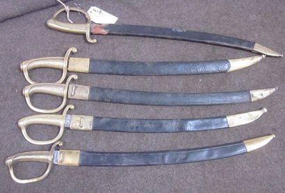 null Lot de 5 sabres briquets d'infanterie XIXe, monture en bronze avec fourreaux...