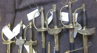 null Lot de 16 épées diverses, monture en bronze: d'officier, sous-officier, françaises,...