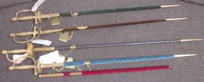 null Lot de 3 épées de cour de style XVIIIe, monture en bronze ciselée, garde à pas-d'âne,...