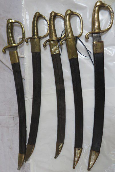 null Lot de 5 sabres briquets d'infanterie XIXe, monture en bronze avec fourreaux...