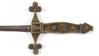 null Épée maçonnique, poignée en bronze sculptée sur ses deux faces: compas-équerre,...