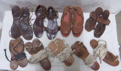 null Neuf paires de sandales romaines, style Spartiate, mixtes en cuir.