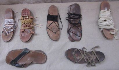 null Sept paires de sandales romaines, style Spartiate, mixtes en cuir.