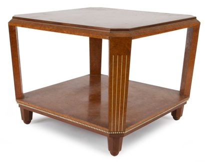 Paul Follot (1877-1941) Rare table basse à un plateau d'entretoise en placage de...