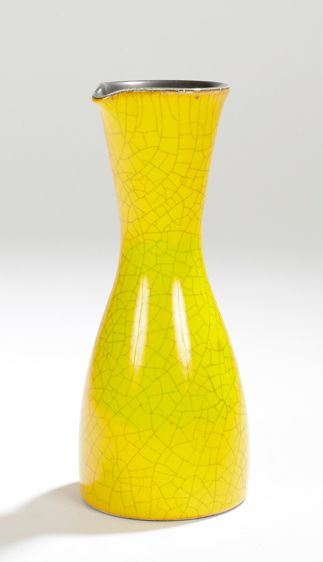 POL CHAMBOST (1906-1983) Pichet légèrement diabolo formant vase. Épreuve en céramique...