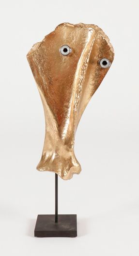 Roger BEZOMBES (1913-1994) Homo-plate, 1974 Sculpture en bronze doré et verre. ?il...