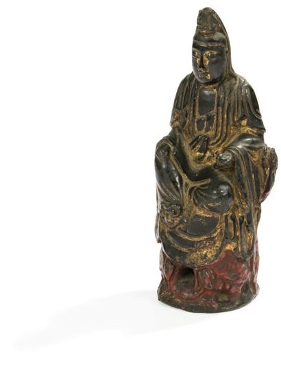 CHINE - Fin époque MING (1368 - 1644) 
Petite statuette de boddhisattva assis en...