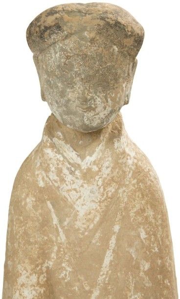 CHINE - Epoque HAN (206 av. JC - 220 ap. JC) 
Statuette de dame de cour en terre...