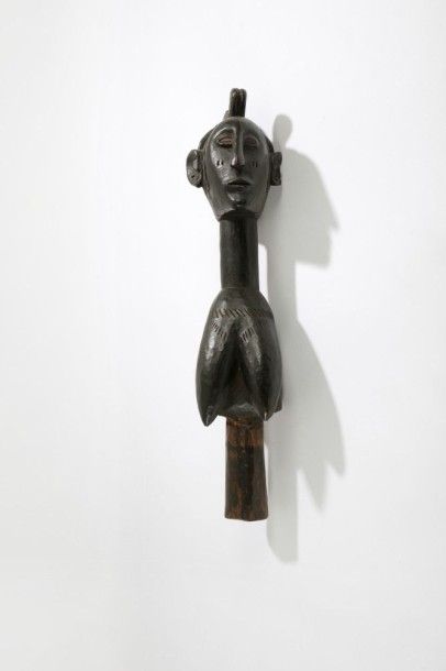 BAGA (Rep. de GUINÉE) 
Cimier 
Masque cimier sculpté d'un personnage féminin à la...