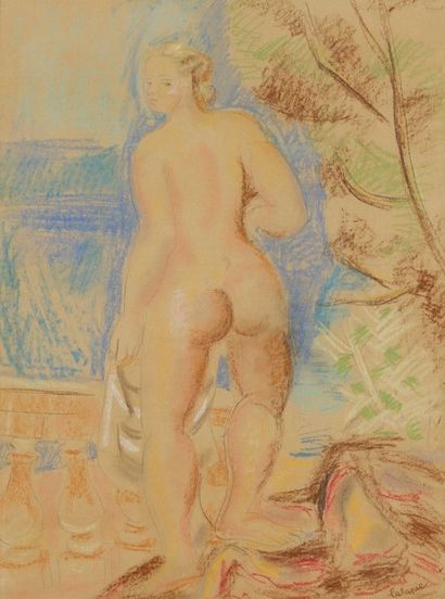 Louis LATAPIE (1891-1972) 
Nu debout
Pastel.
Signé en bas à droite.
61 x 46 cm
