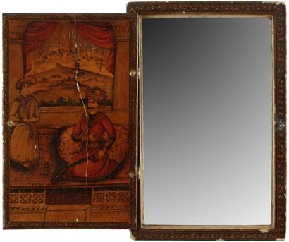 null Miroir en bois laqué, Iran, XIXe siècle
Miroir rectangulaire à charnière et...