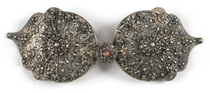 null Paire de boucles de ceinture et deux pendentifs, Balkans, XIXe siècle
Boucle...