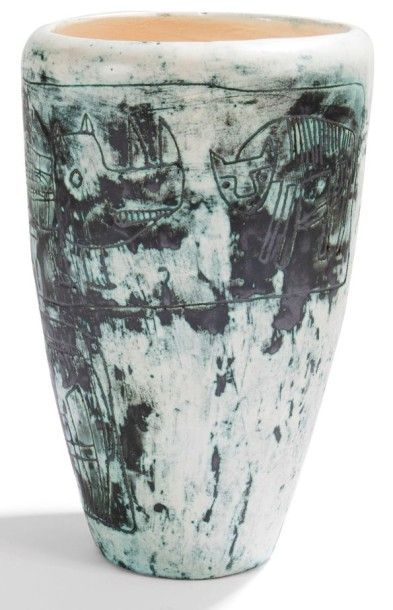 JACQUES BLIN (1920-1995) 

Haut vase cornet à bord rentrant.
Épreuve en céramique...