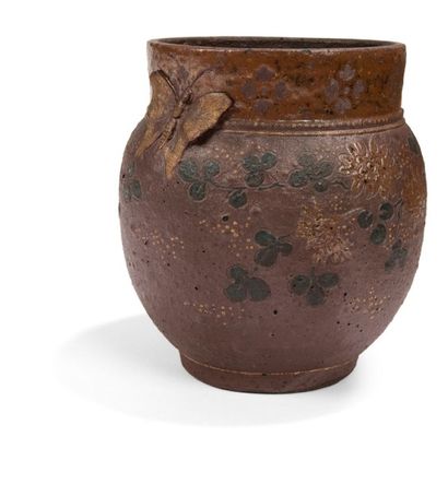 ERNEST CHAPLET (1835-1909) 

Vase ovoïde à large col annulaire.
Épreuve en grès brun.
Décor...