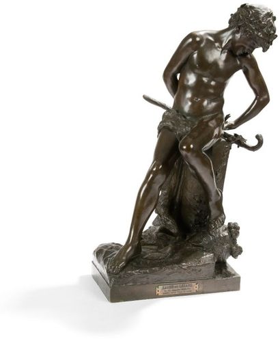 Félix CHARPENTIER (1858-1924) 
Faune au lézard
Epreuve en bronze patiné.
Signé sur...