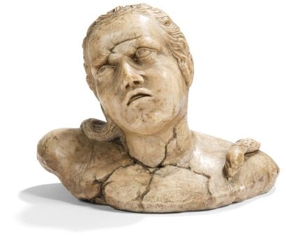 Buste de Cléopâtre en albâtre sculpté en...