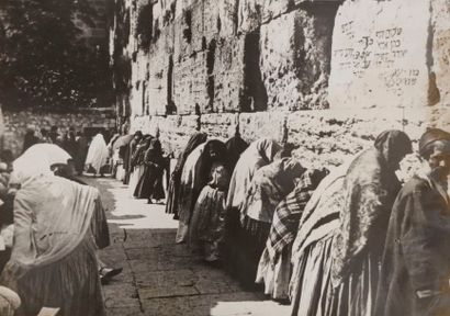 [PHOTOGRAPHIE - PALESTINE] Album de 33 photos sur la Palestine des années 1930 auxquelles...