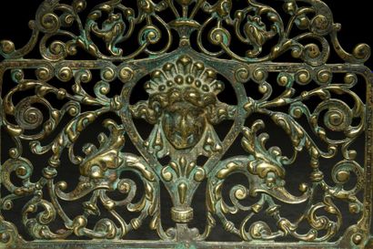 null LAMPE DE HANOUCCA 
Bronze. 
Italie, XIXe siècle. 
18 x 19,8 cm 
Reprise postérieure...