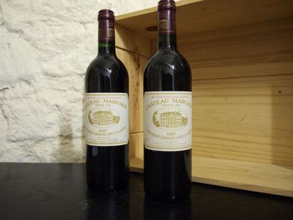 null 2 Bouteilles, CHÂTEAU MARGAUX, GCC1 Margaux, 1997, (1 e.l.s. avec 1 accroc ...