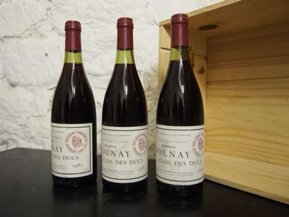 null 3 Bouteilles, VOLNAY CLOS DES DUCS (1er Cru) Marquis d'Angerville, 1982, (e...