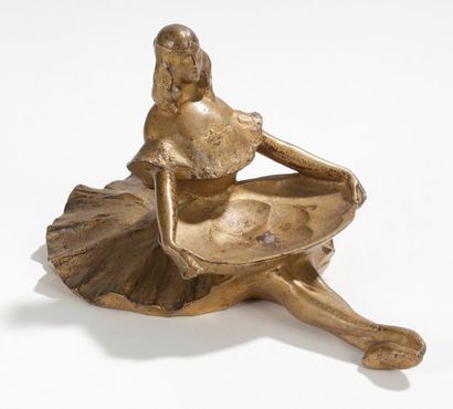 Grégoire CALVET (1871-1928) 
Danseuse
Presse-papier formant baguier en bronze doré....