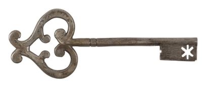 null Grande clé à anneau à entrelacs.
Europe centrale, XVIIe siècle
L: 20,5 cm