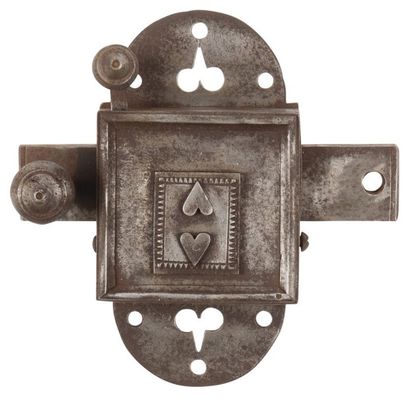 null Verrou à bouton mouluré, orné de deux coeurs.
XVIIe siècle
L: 19 cm