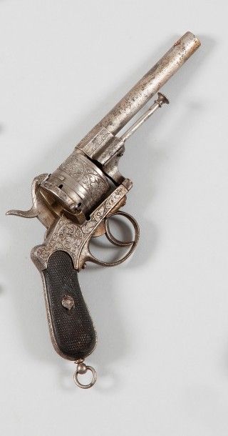 null Revolver à broche, six coups, calibre 12 mm, « Houllier Blanchard ».
Canon rond...