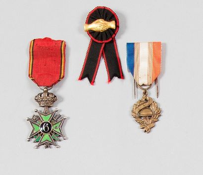 BELGIQUE Médaille des anciens militaires du 6e de ligne. 
En métal argenté, doré...
