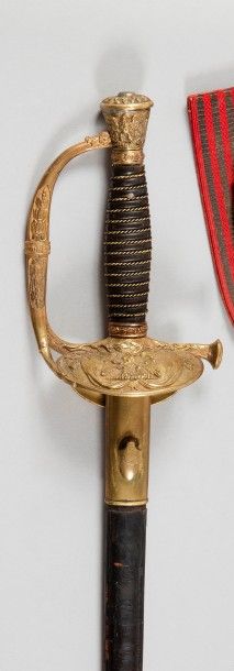 null Épée d’officier modèle 1817 à ciselures.
Fusée avec filigrane. Monture en laiton....